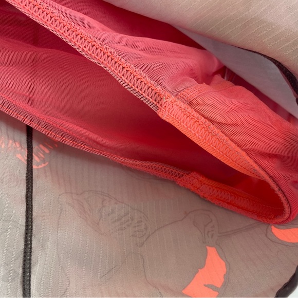 Lululemon shorts with liner - Picture 4 of 6